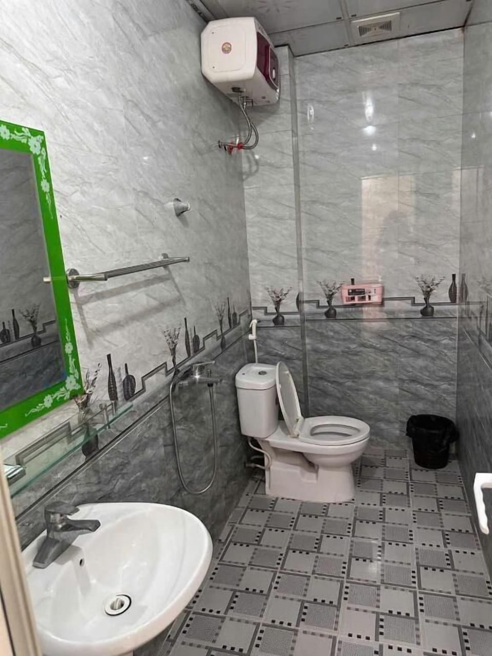 Shower, slippers, bidet