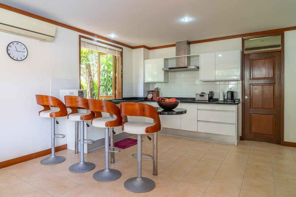 Villa, Partial Sea View | Private kitchen | Full-size fridge, microwave, oven, stovetop