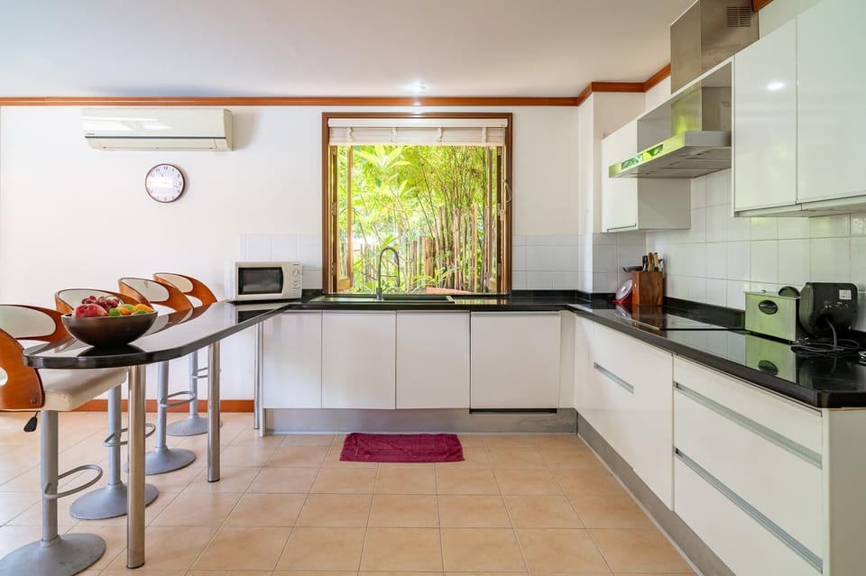 Villa, Partial Sea View | Private kitchen | Full-size fridge, microwave, oven, stovetop