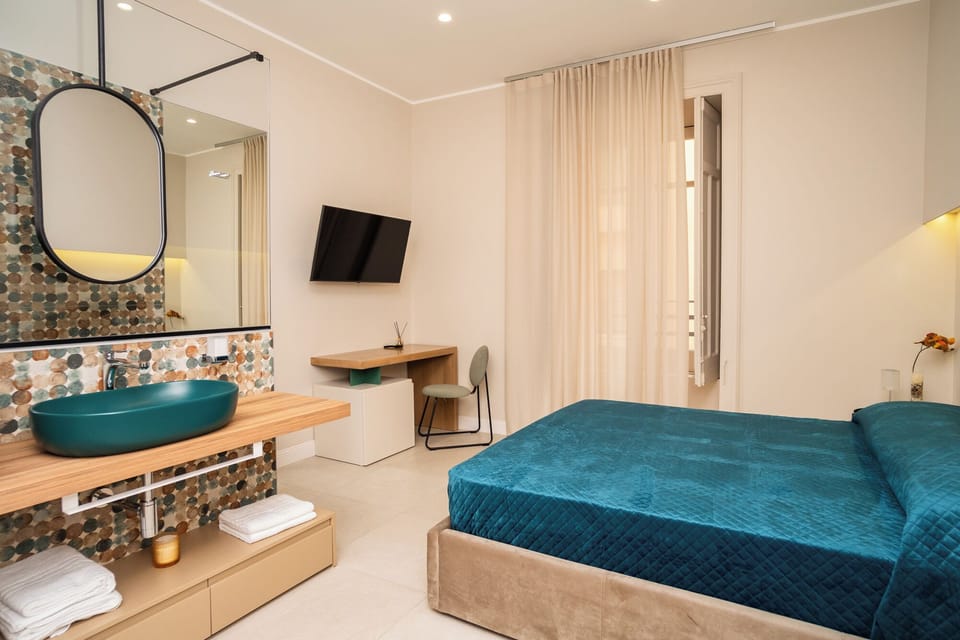 Room | In-room safe, desk, laptop workspace, blackout drapes