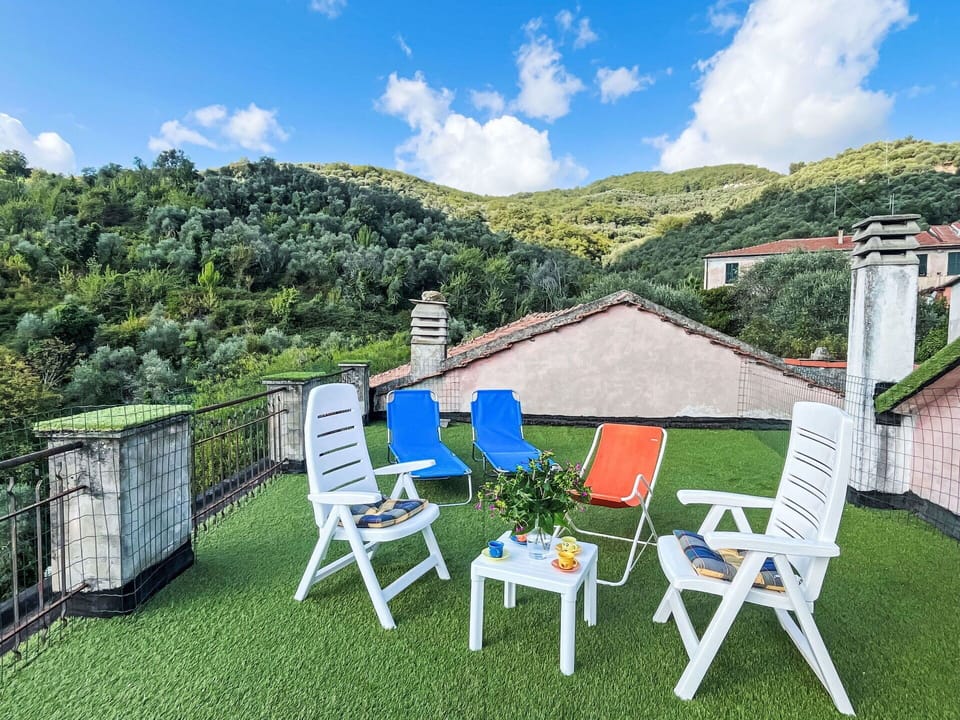 Outdoor Furniture, Furniture, Chair, Leisure, Outdoor Table, Garden, Eco Hotel, Balcony, Shade, Yard