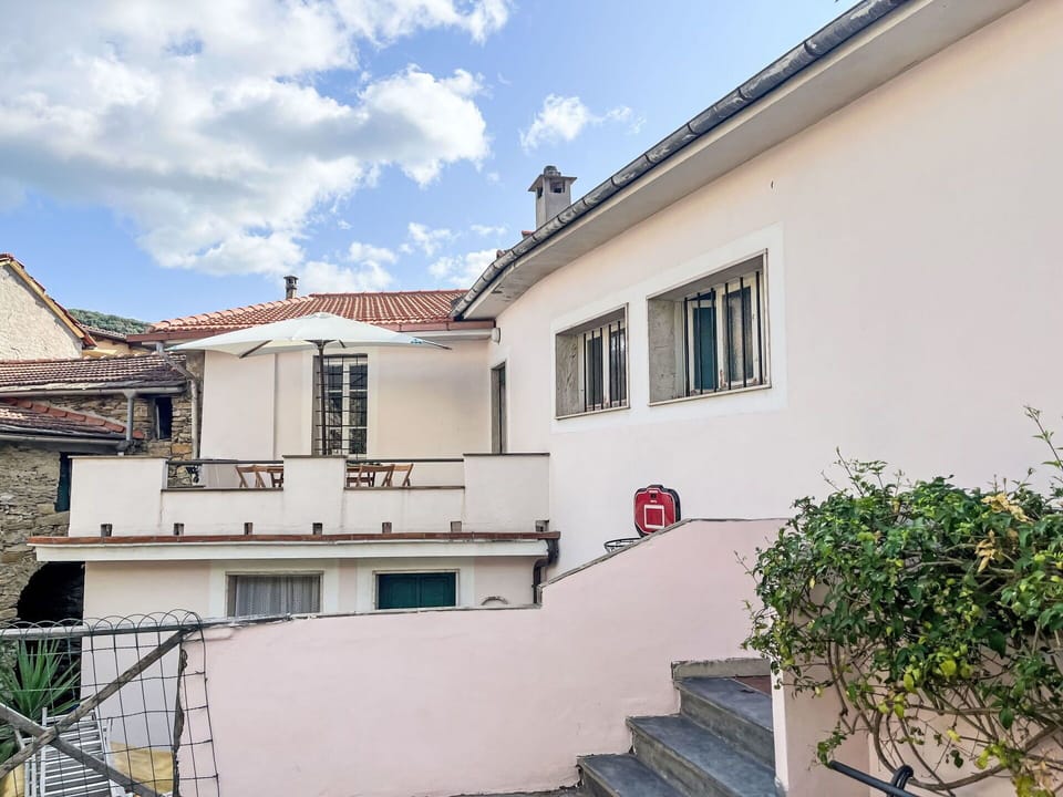 Wall, Window, Residential Area, Home, Architecture, House, Roof, Door, Composite Material, Balcony