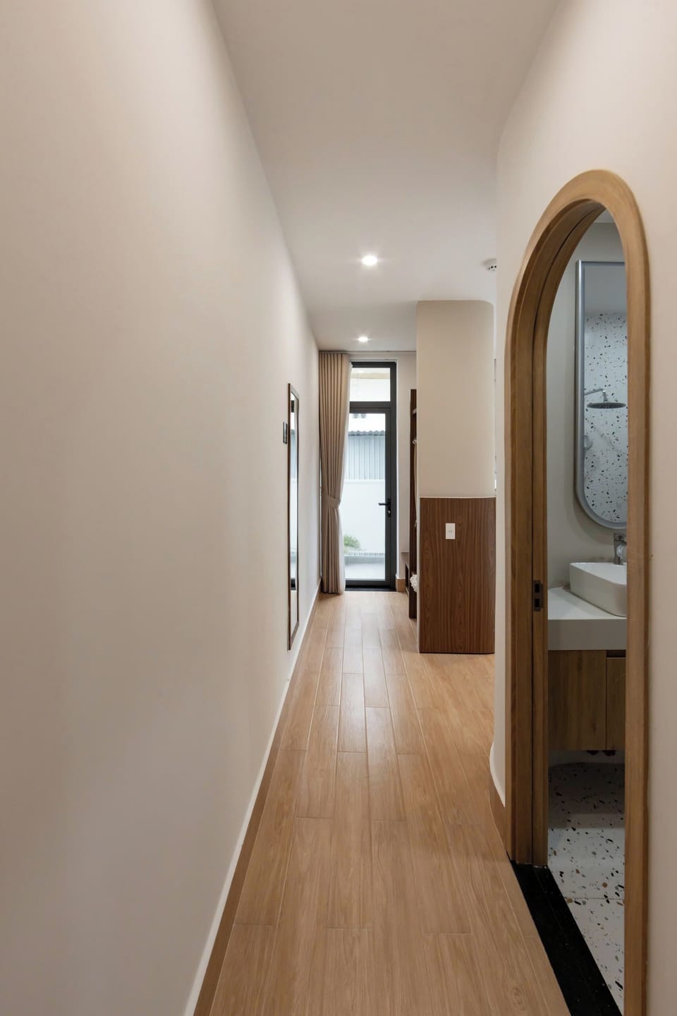 Deluxe Studio, 1 Queen Bed, Non Smoking, City View | Desk, blackout drapes, soundproofing, iron/ironing board