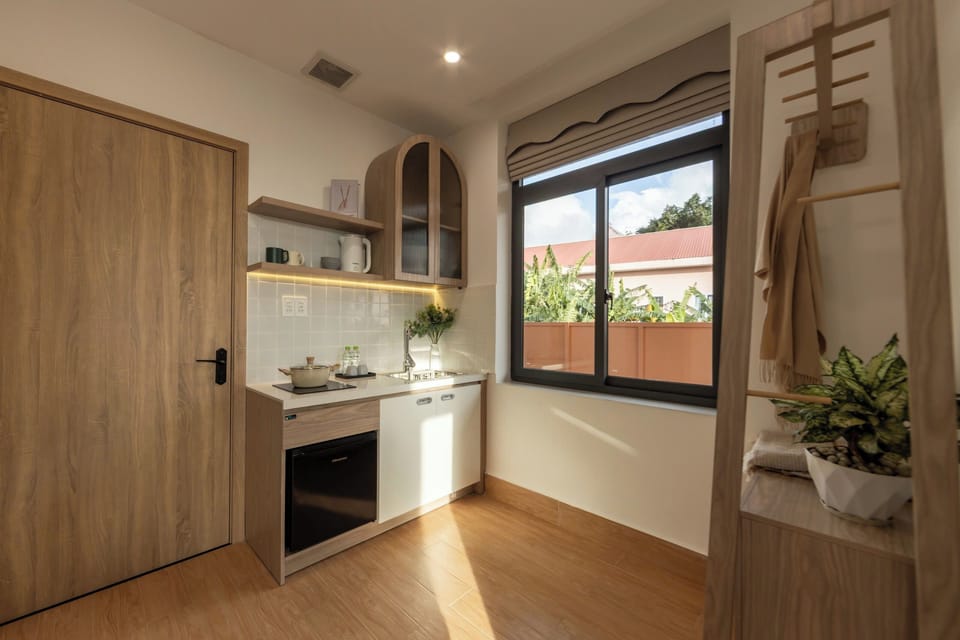 Family Studio, Non Smoking, Hill View | Private kitchen | Mini-fridge, stovetop, cookware/dishes/utensils