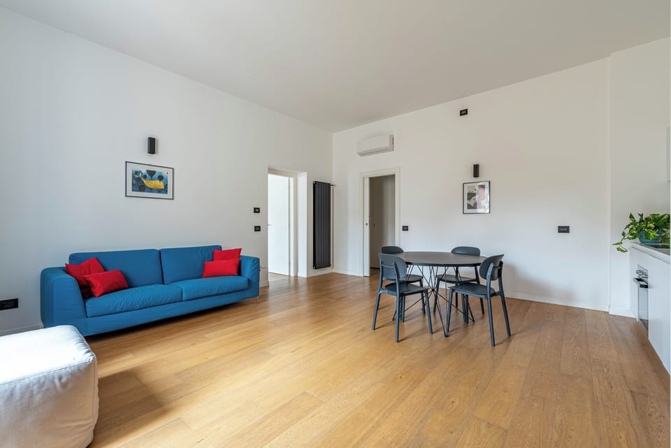 Apartment, 2 Bedrooms | Living area | 30-inch TV with satellite channels
