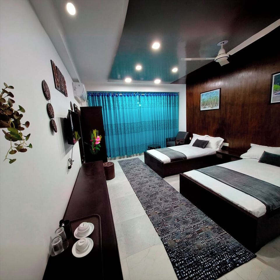 Desk, free WiFi, bed sheets