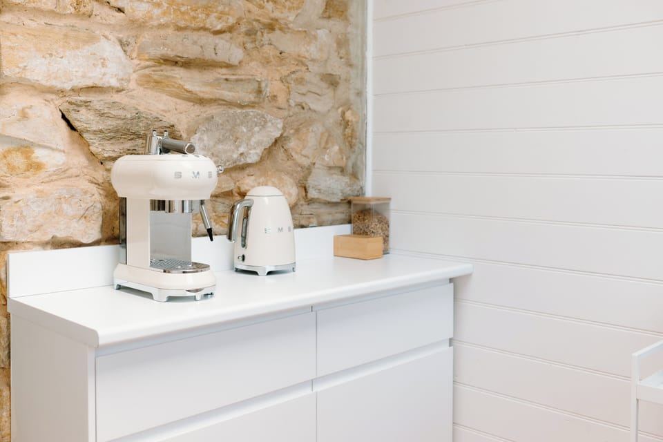 Coffee bar and breakfast area / espresso smeg coffee machine