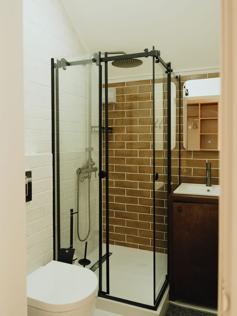 Shower, towels, soap, shampoo