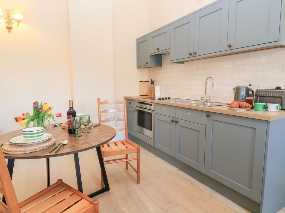Fridge, toaster, cookware/dishes/utensils