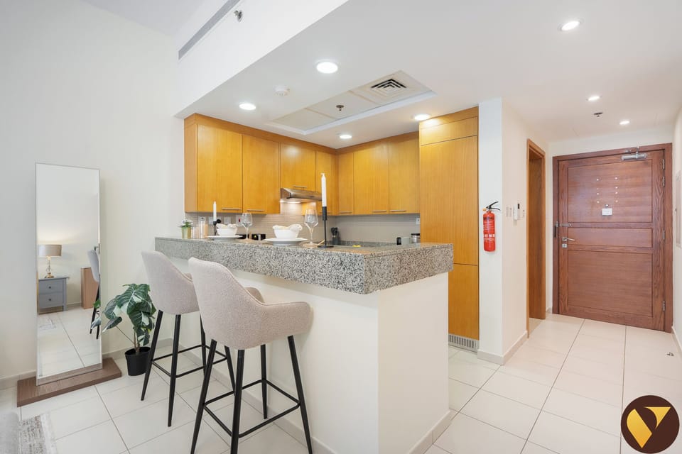 Luxury Studio, Balcony, City View | Private kitchen | Full-size fridge, microwave, oven, stovetop