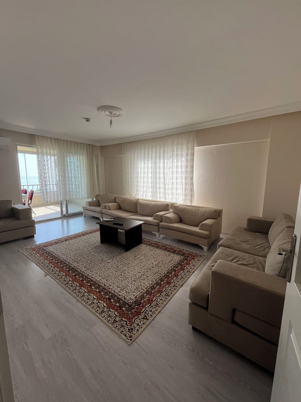 Classic Condo, Balcony, Sea View | Interior entrance