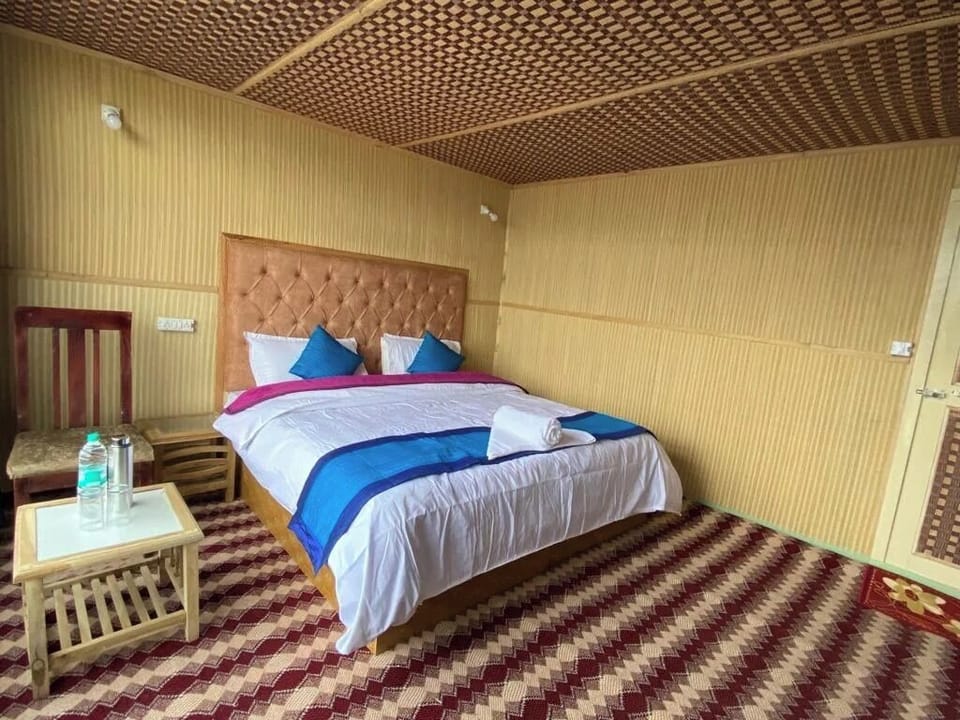 Deluxe Room, Lake View