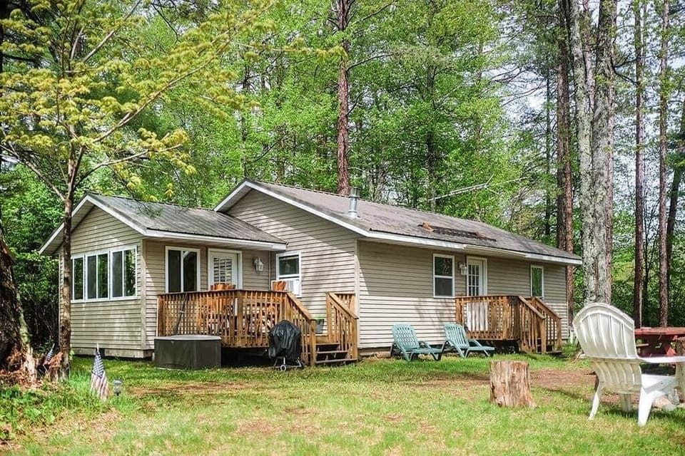 House, 2 Bedrooms | Exterior
