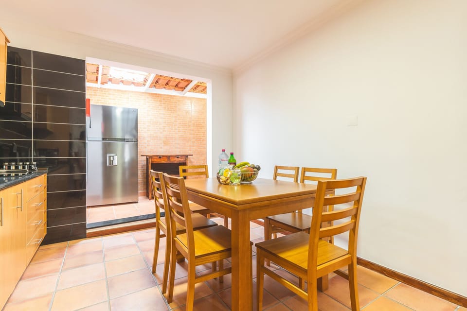 House | 2 bedrooms, desk