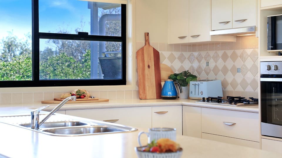 The Break | Chef's kitchen | Gas hob | Electric oven | Microwave