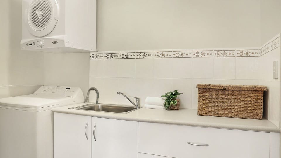 The Break | Laundry | Washing machine | Clothes dryer