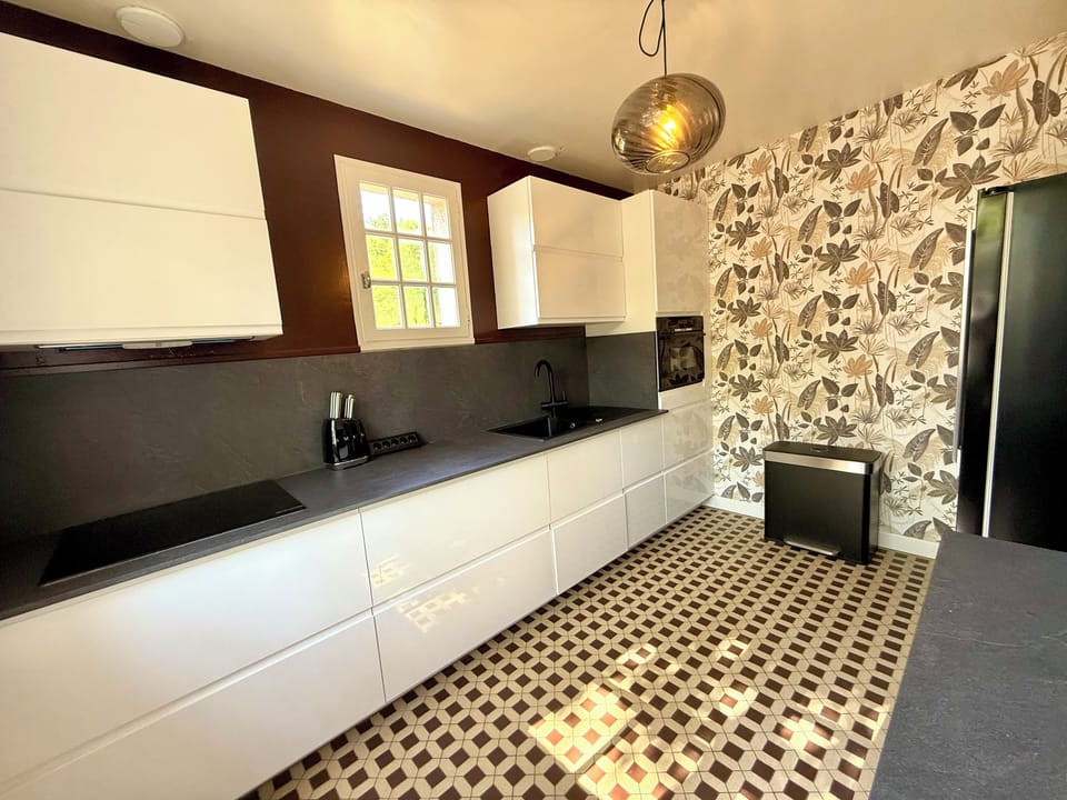 Complete kitchen