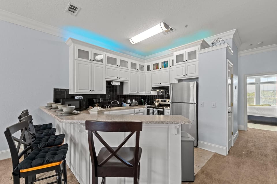 House, Multiple Beds (3B - Livin' La Villa Loca) | Private kitchen | Oven, toaster