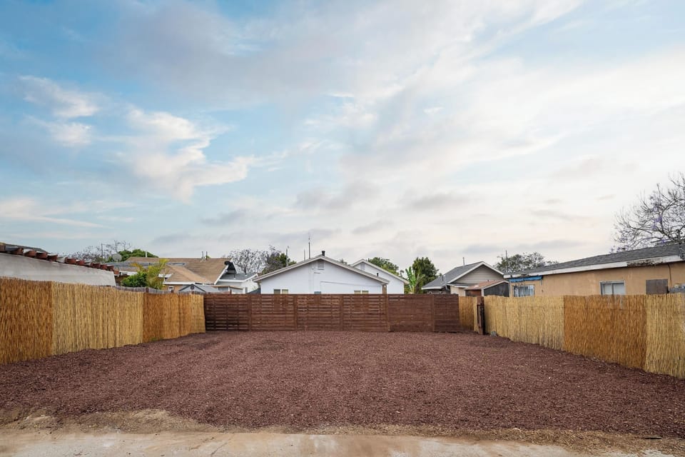 Private on site parking gives you peace of mind and easy access to San Diego adv