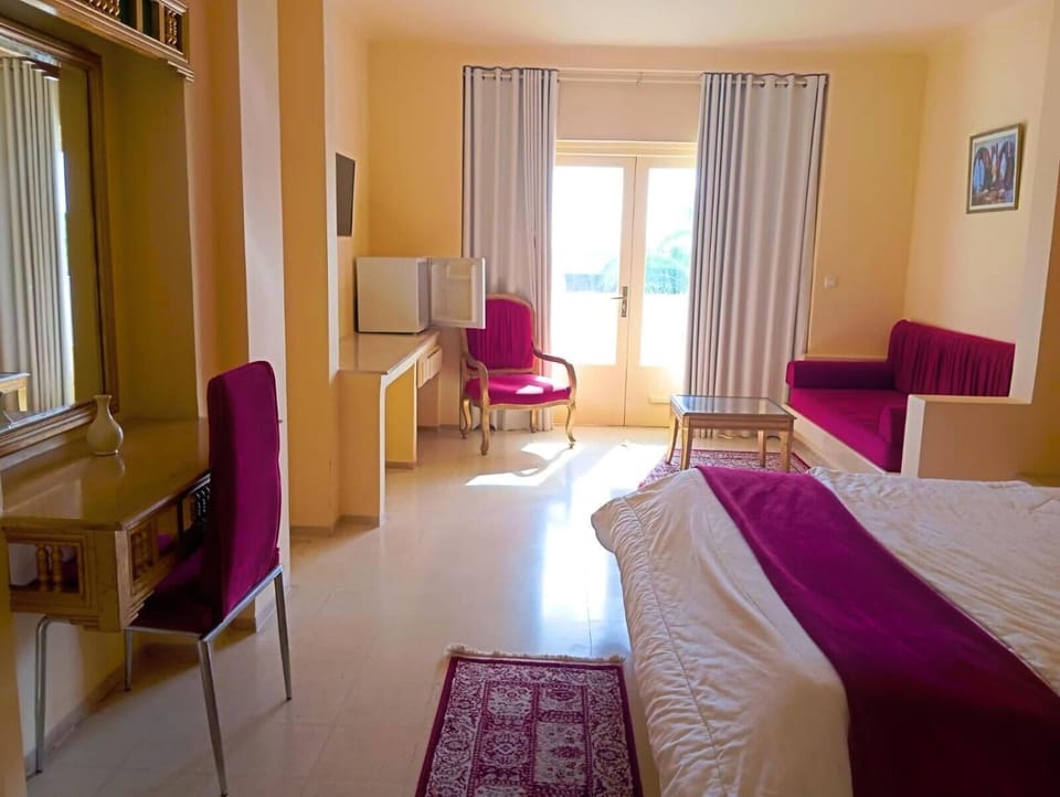 Double Room, Balcony | Minibar, in-room safe, cribs/infant beds, free WiFi