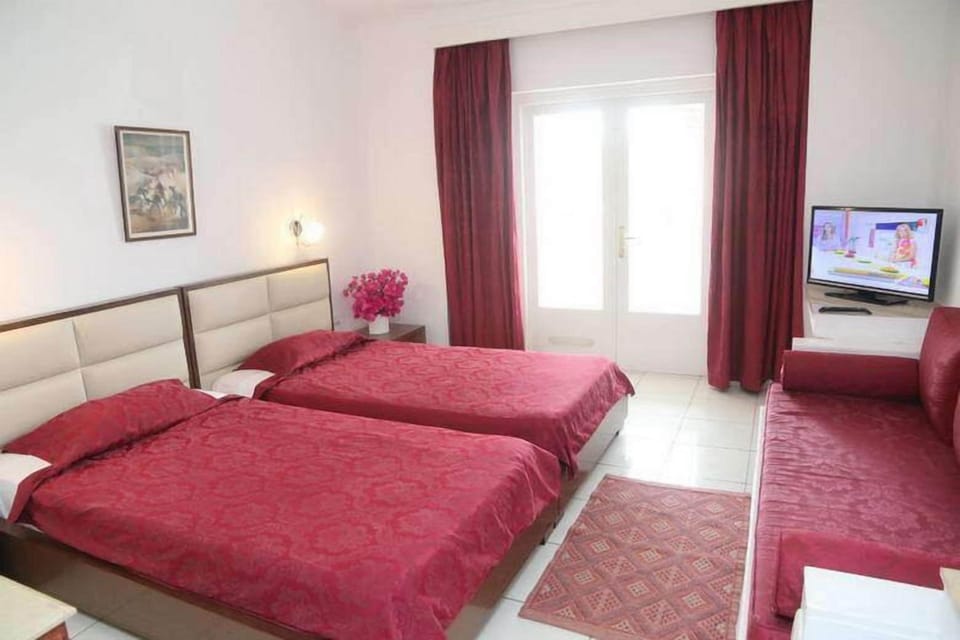 Double Room, Balcony | Minibar, in-room safe, cribs/infant beds, free WiFi
