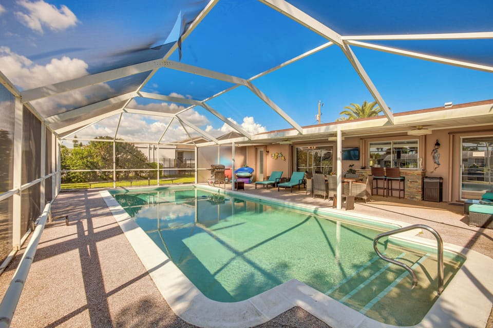 Lanai | Private Pool (Not Heated) | Pool Floats & Toys