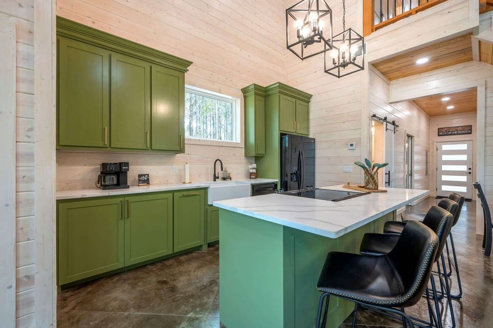 Cabin, Multiple Beds, Hot Tub (Starlight Retreat) | Private kitchen