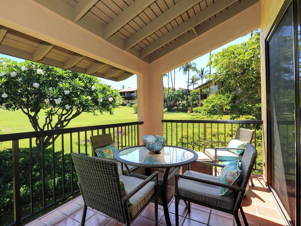 Nestled inside 34 acres of lush botanical gardens, a short walk from Keawakapu Beach — one of South Maui's calmest, most uncrowded shores, where sea turtles glide offshore year-round.