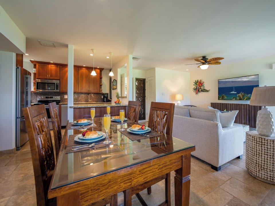 A fully equipped, modern kitchen provides everything you need to easily prepare meals with fresh local ingredients.
