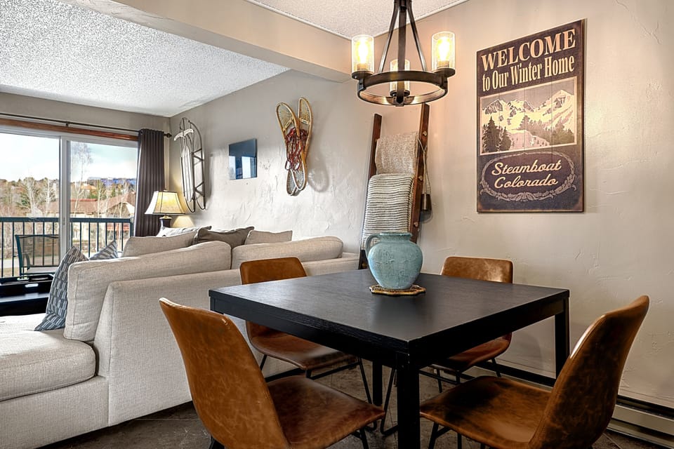 Dining room leading to the living room 