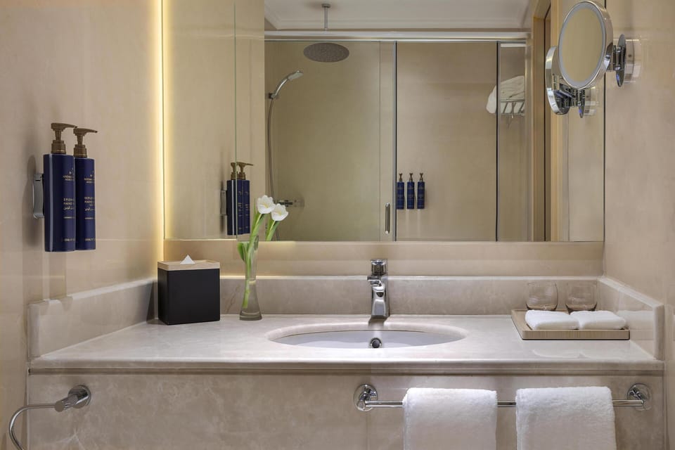 Bathroom shower