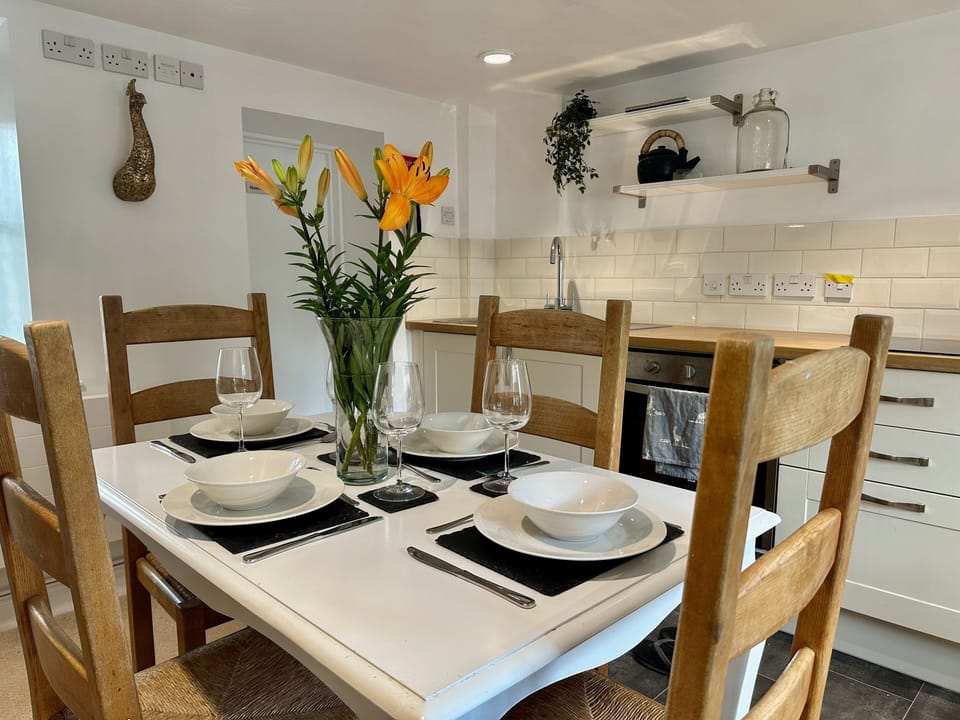 Simple and modern dining setup