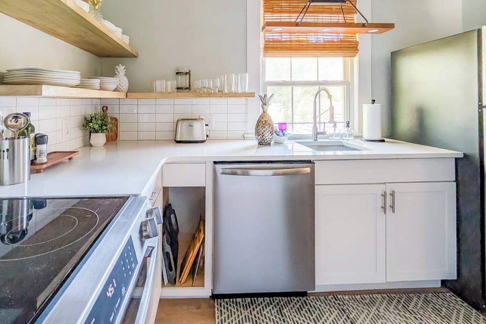 Kitchen includes pots/pans, dishes & everything needed to make basic meals.