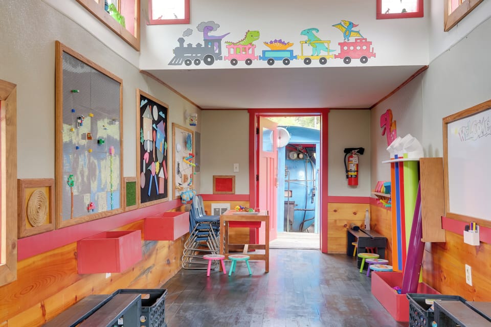 Choo Choo Blue, Converted Railcar in Dubois! Apartment in Allegheny River