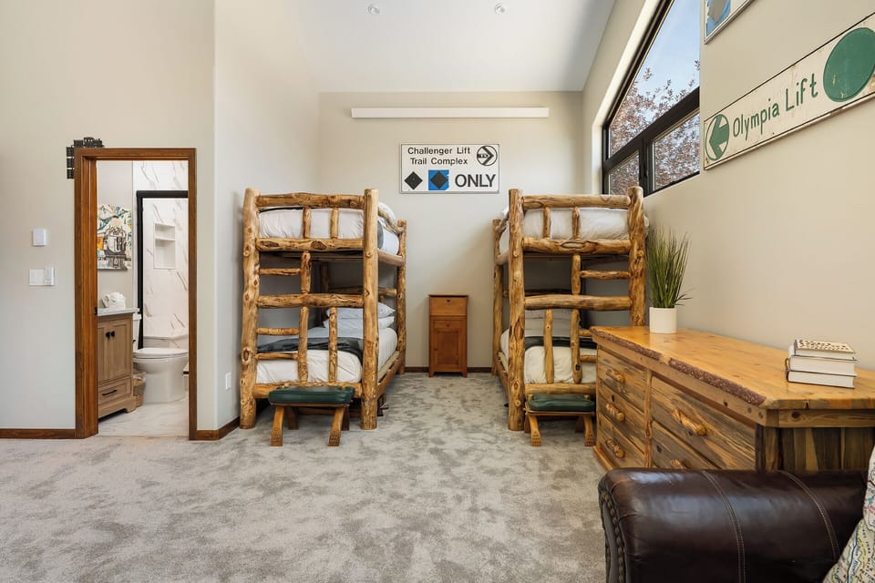 Two Twin/Twin bunk beds