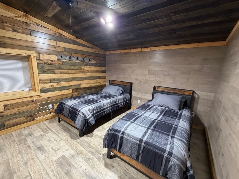 SE Bedroom