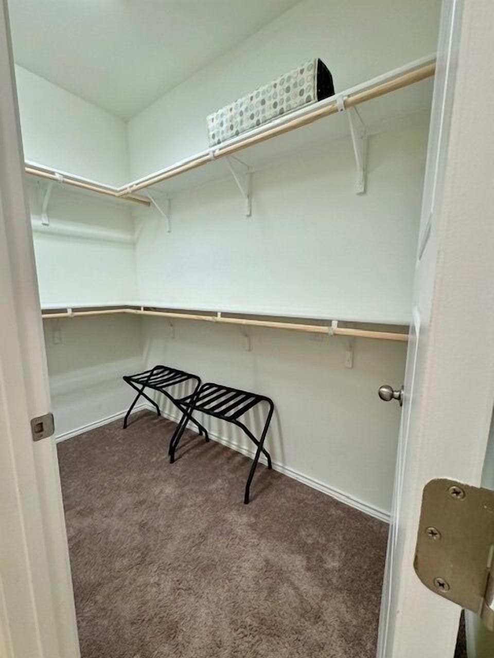 En-Suite Full Bathroom with Walk In Closet