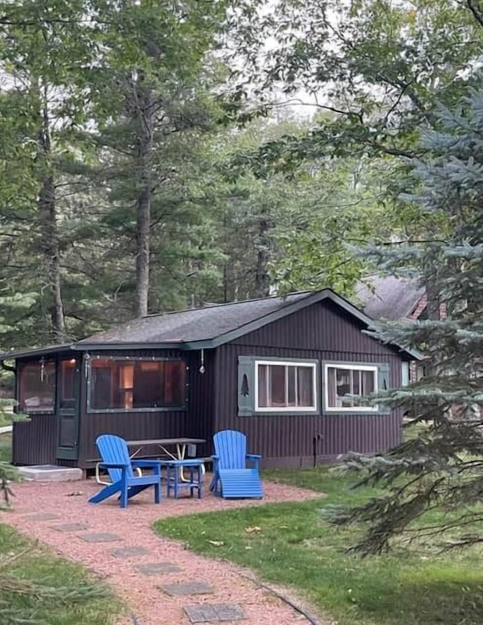 Content - View of cabin