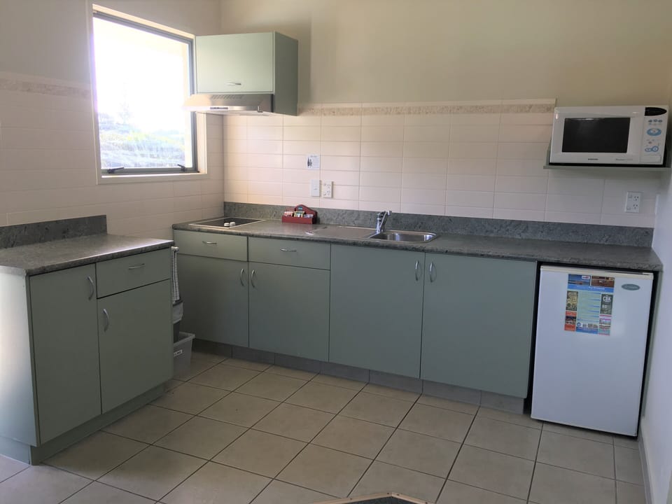 Electric kettle, toaster