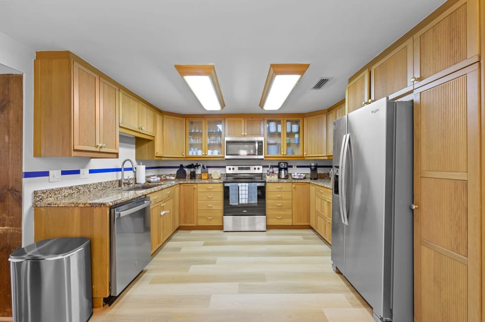 Fuel up for a day of adventure or wind down with a late-night snack. This kitchen has everything you need and more.