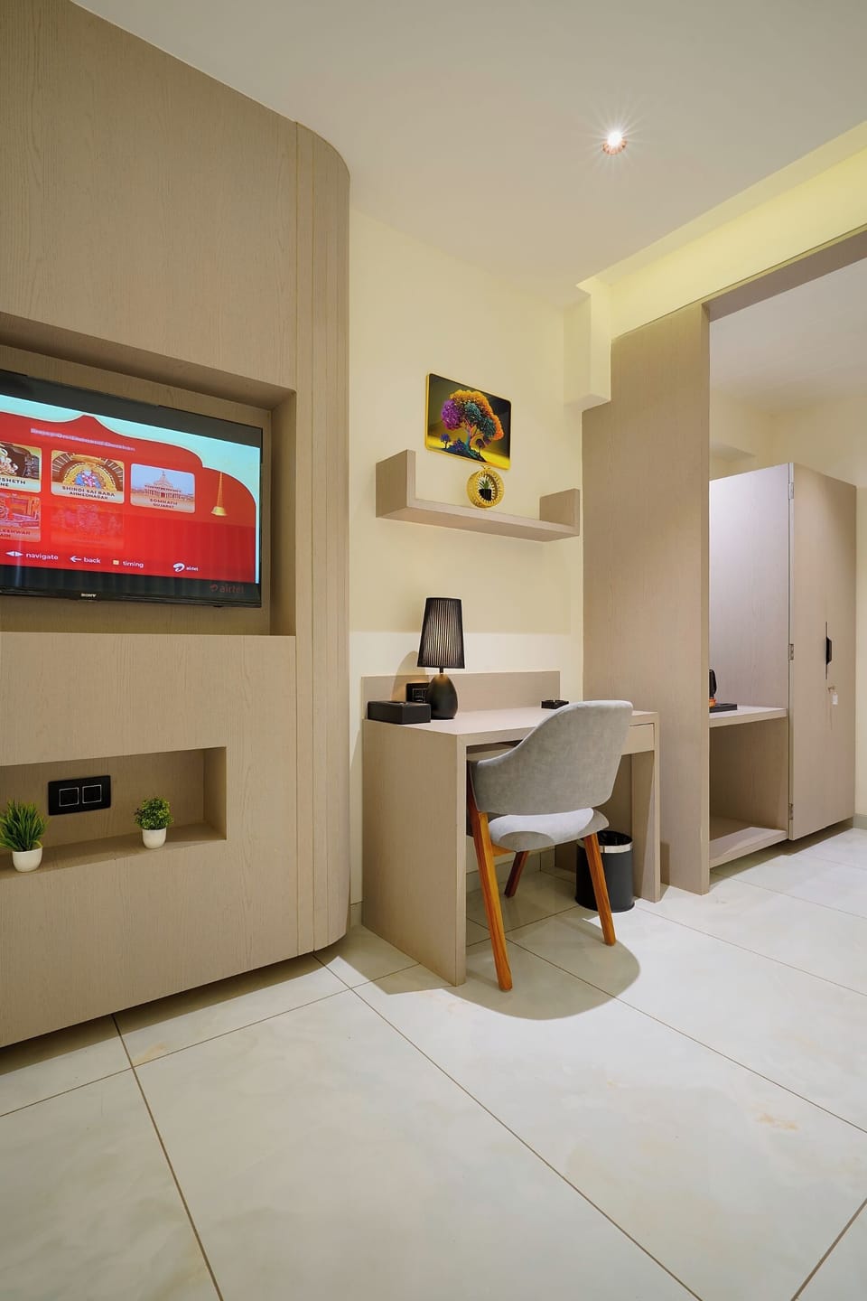 Executive Room | Desk