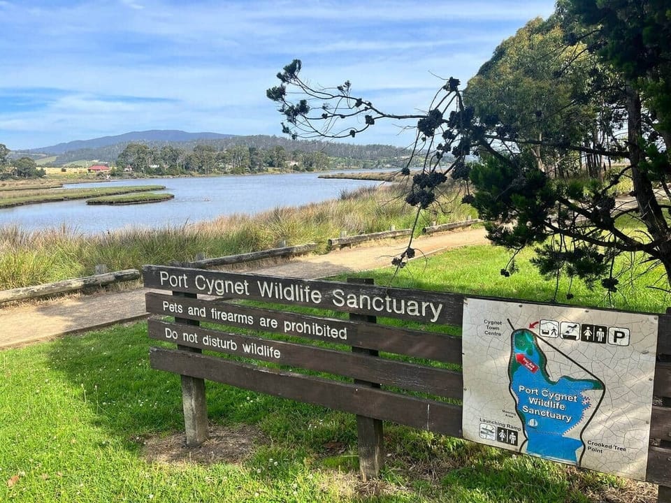 Enjoy a gentle walk from the township of Cygnet to Port Cygnet Sailing via the Wildlife Sanctuary.  Green Gables is a 5 minute drive from the lovely village of Cygnet.