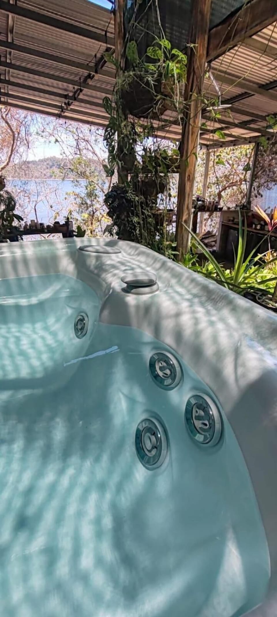 Outdoor spa tub