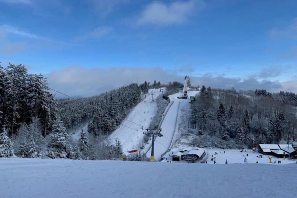 Region [winter] (>5 km)