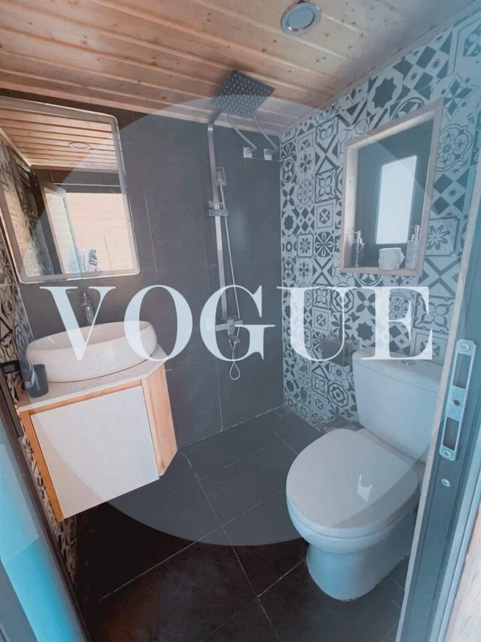 Family Bungalow, Balcony, Mountain View | Bathroom | Combined shower/tub, hair dryer, bidet, towels