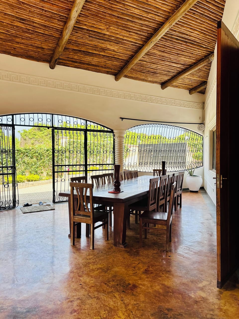 Outdoor dining