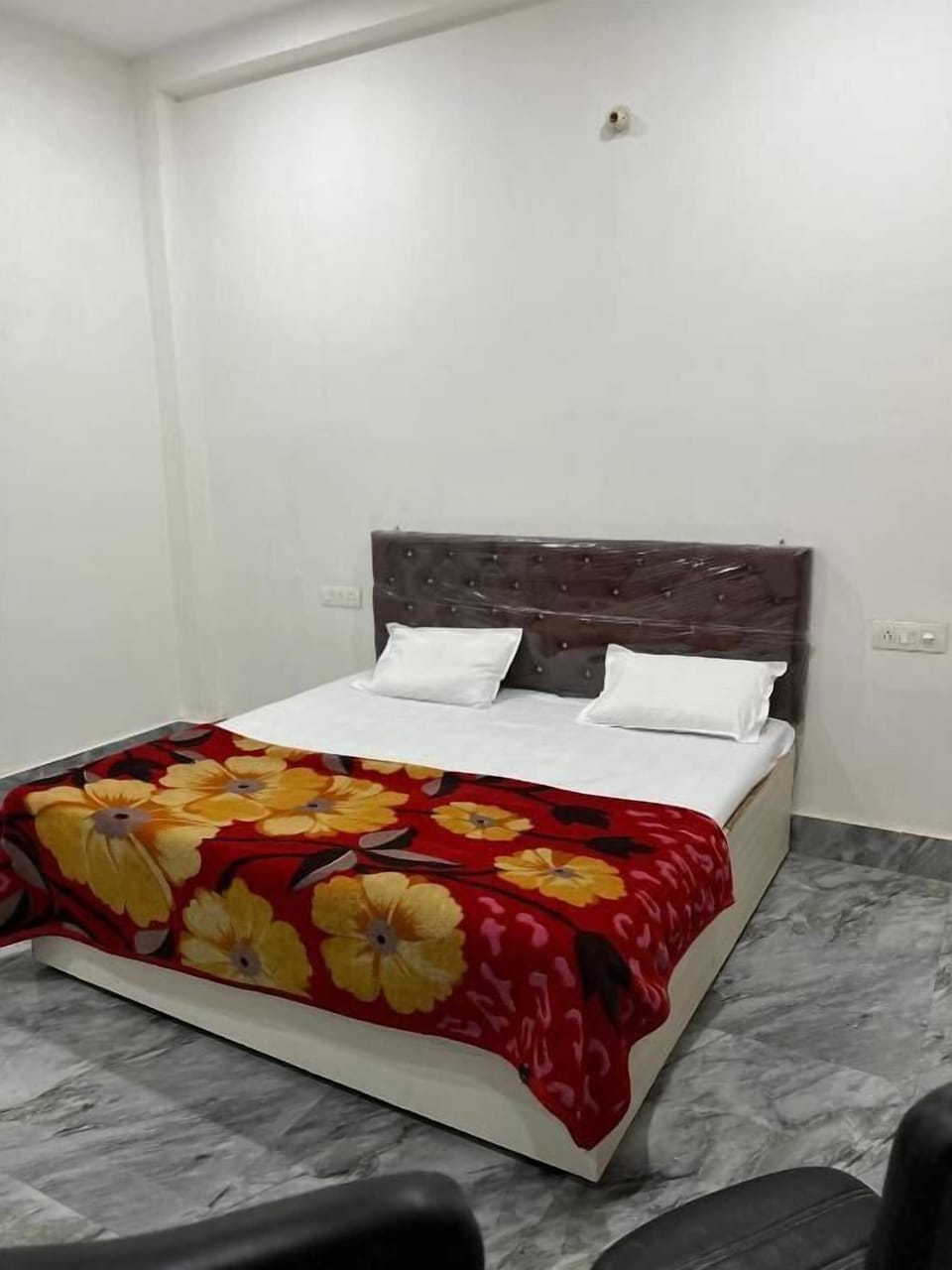 Family Single Room, Balcony | Iron/ironing board, free WiFi