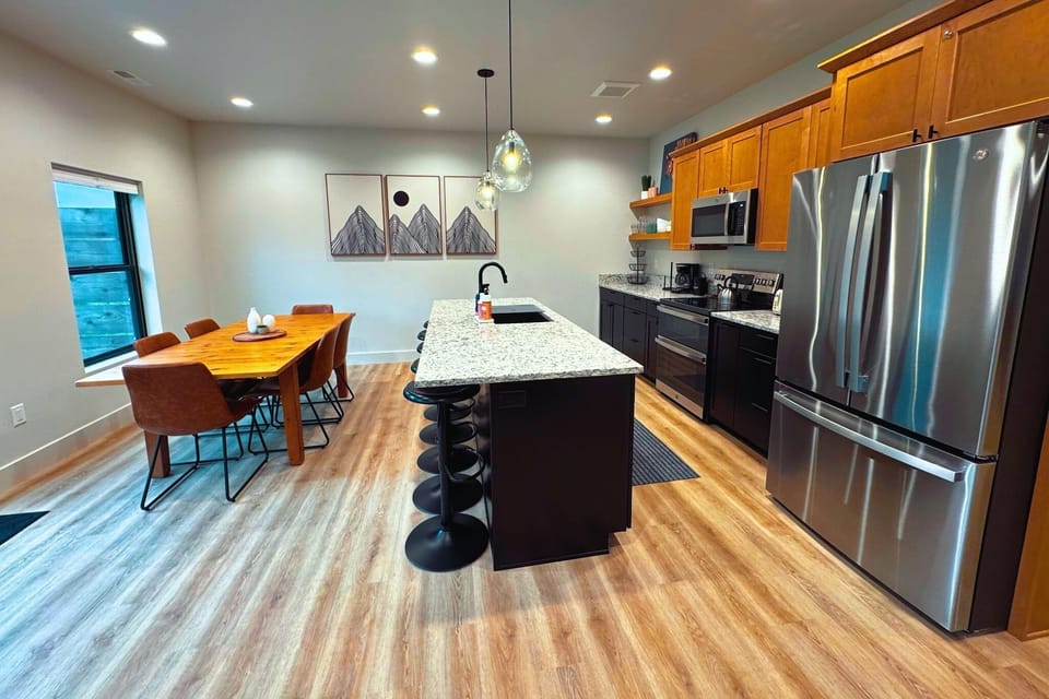 Stay in and make a meal using this well-appointed kitchen.