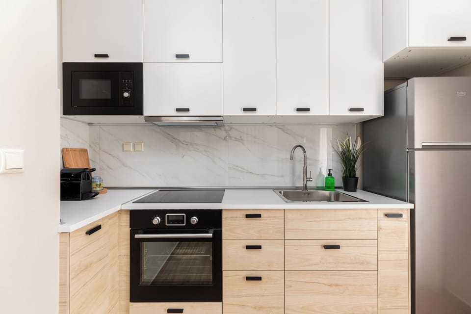 Apartment, 1 Bedroom, Balcony, City View | Private kitchen | Coffee/tea maker, electric kettle
