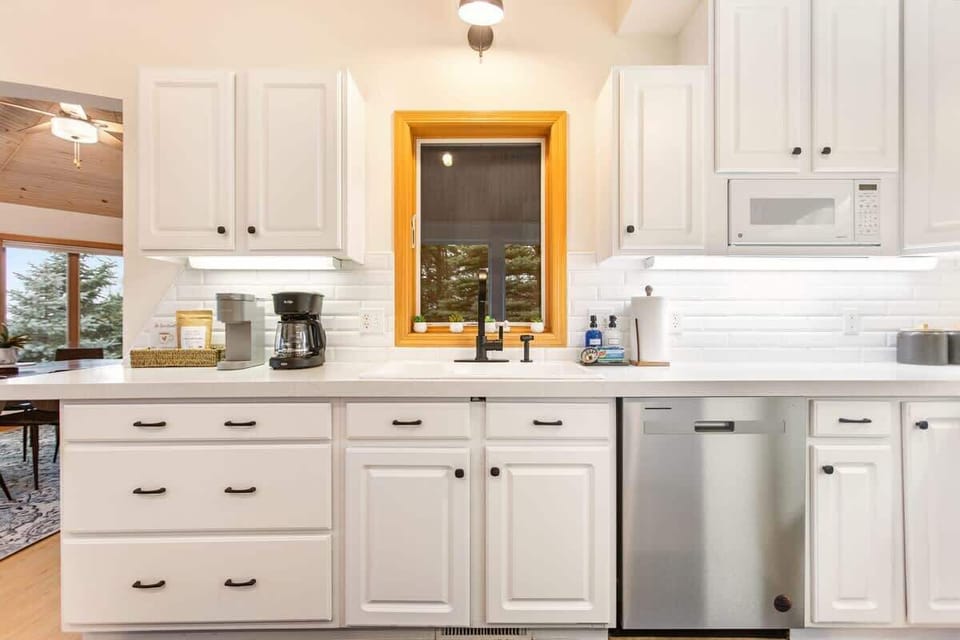 Modern appliances and finishes throughout